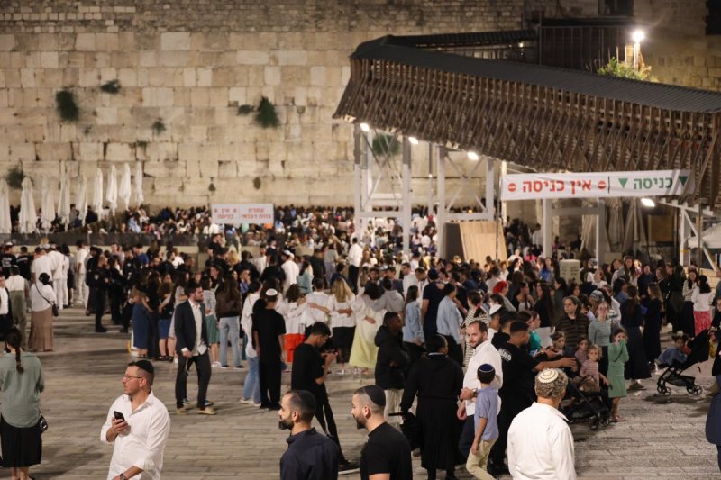 מרדכי לובעצקי (פריז צרפת)