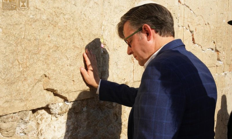 יו"ר בית הנבחרים של ארה"ב בכותל: "זמן מרגש בשבילנו להיות כאן"