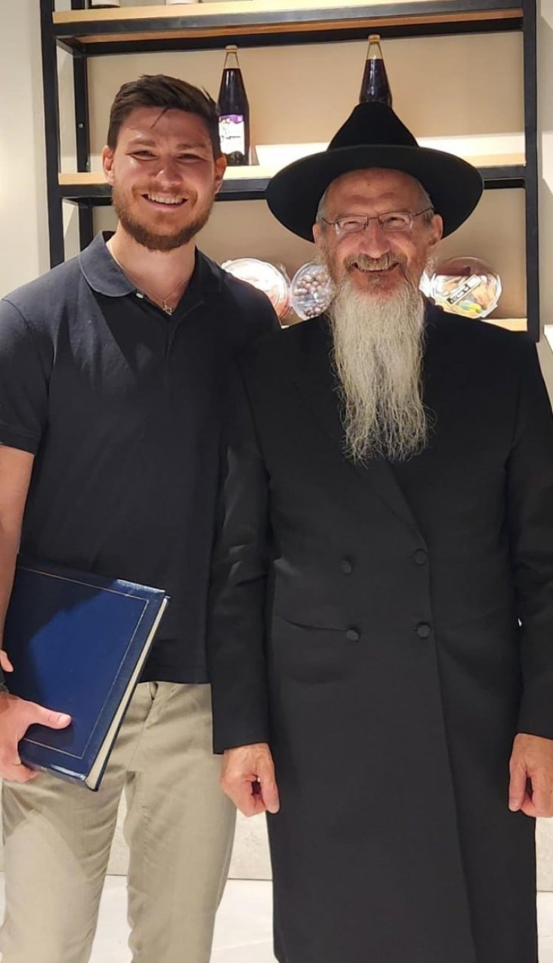 באדיבות המצלם