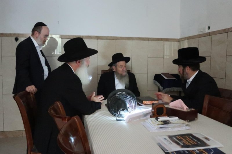 באדיבות המצלם