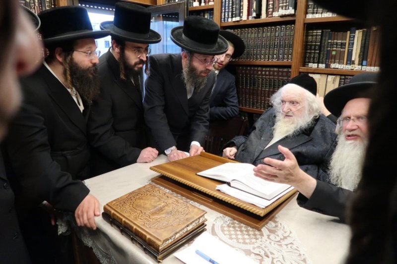 באדיבות המצלם