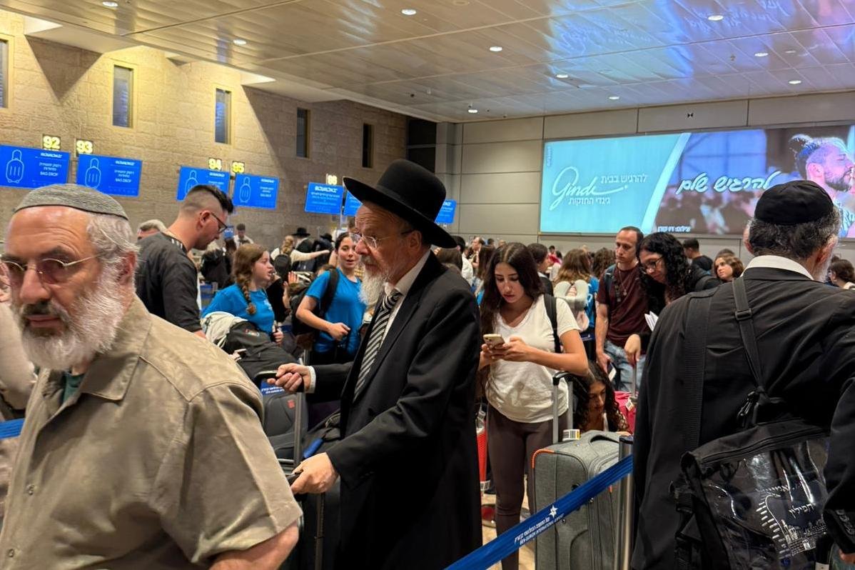באדיבות המצלם