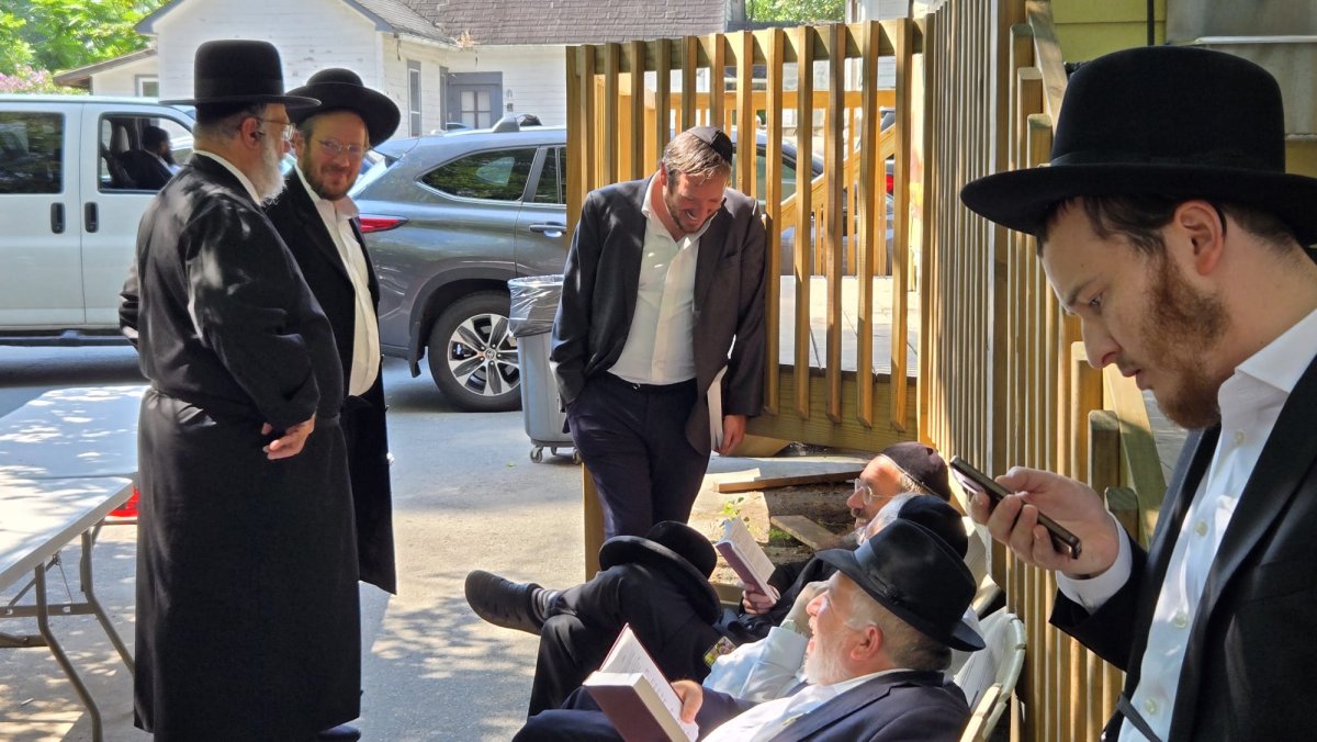 באדיבות המצלם