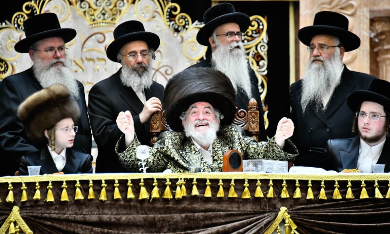 האדמו"ר מויז'ניץ המריא הבוקר לטיפול בגרמניה - התפללו לרפואתו&nbsp;
