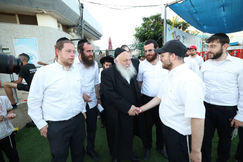 באדיבות המצלם