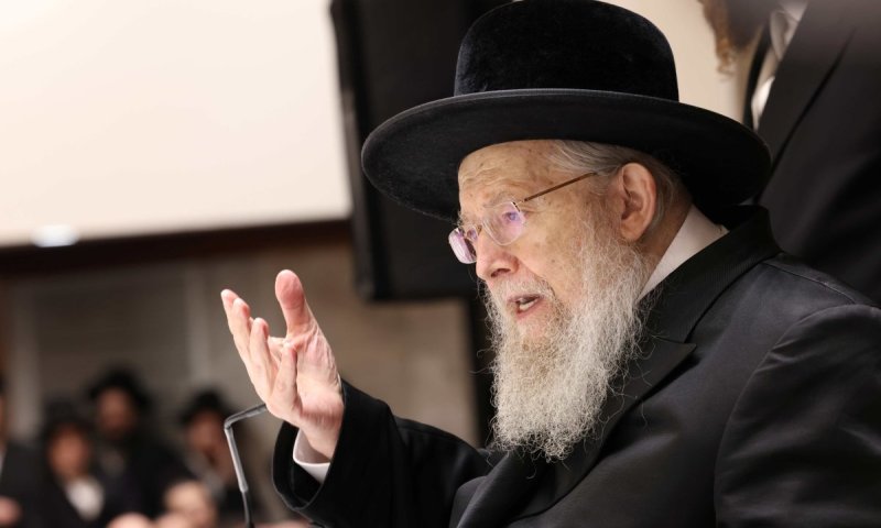 הרבי מסלונים בכינוס חירום:&nbsp;"איומים בסנקציות ומעצרים לא ירתיעו אותנו"
