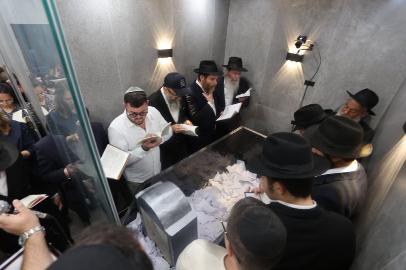 מרדכי לובעצקי