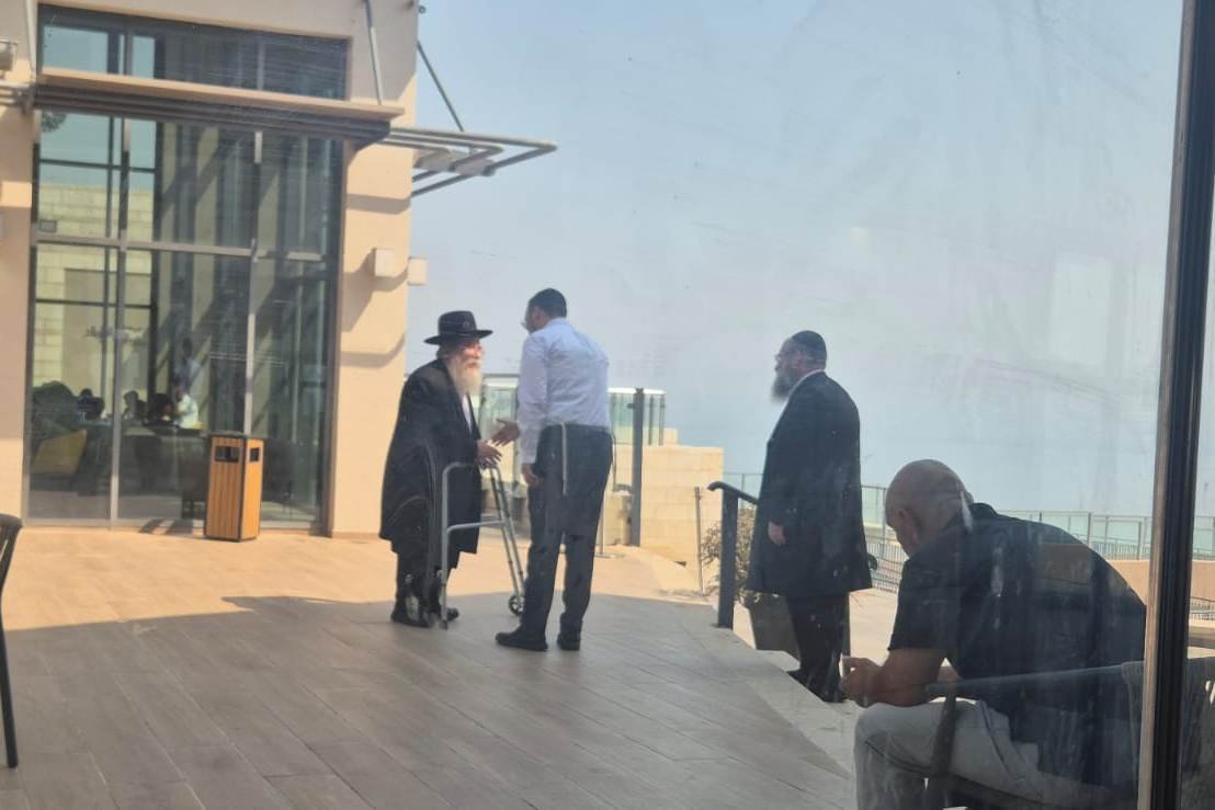 באדיבות המצלם