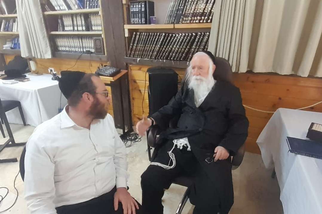 באדיבות המצלם