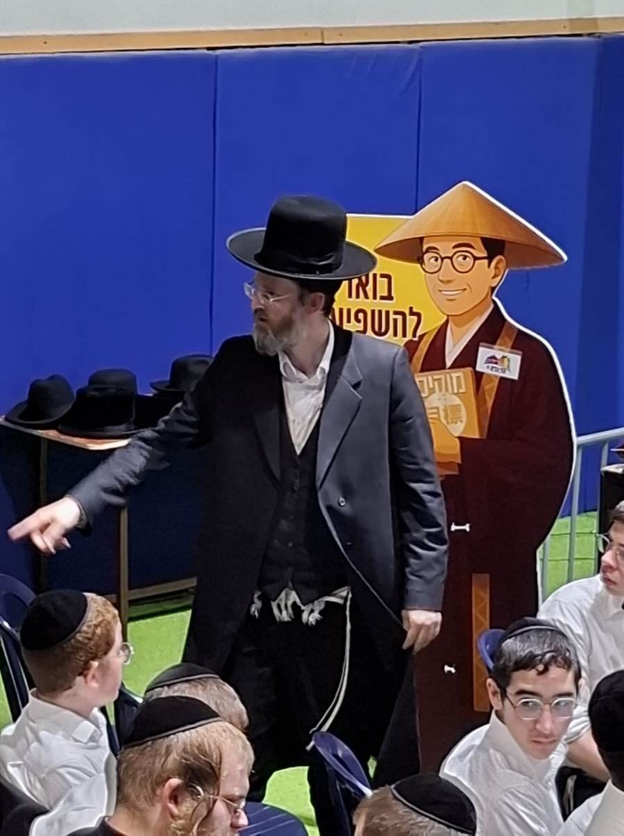 באדיבות המצלם