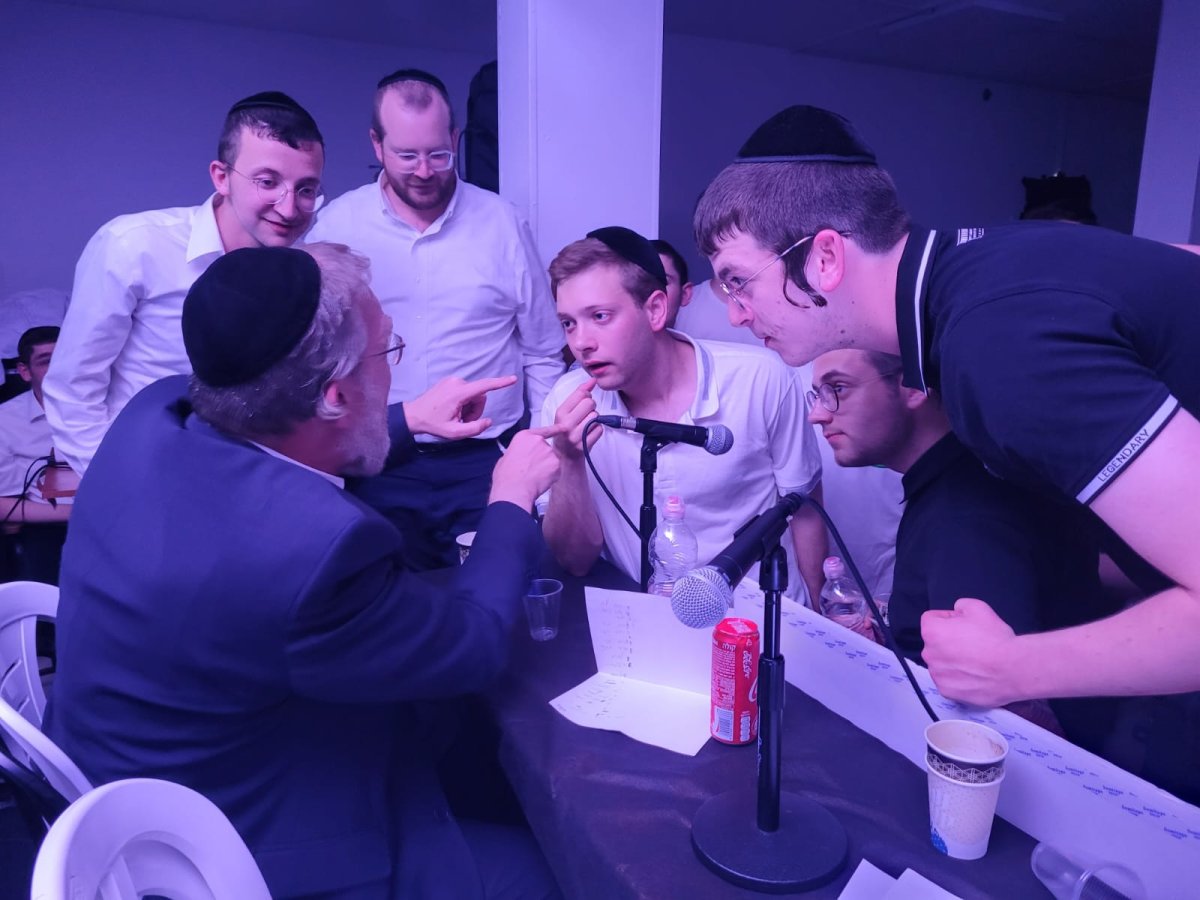 באדיבות המצלם