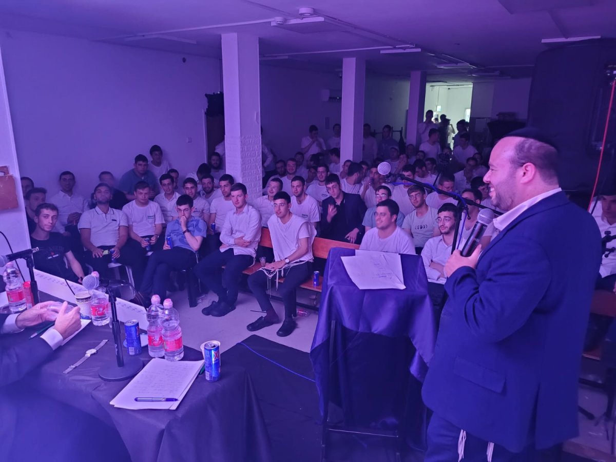 באדיבות המצלם