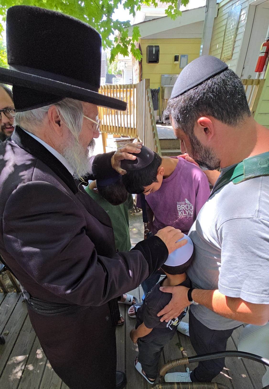 באדיבות המצלם