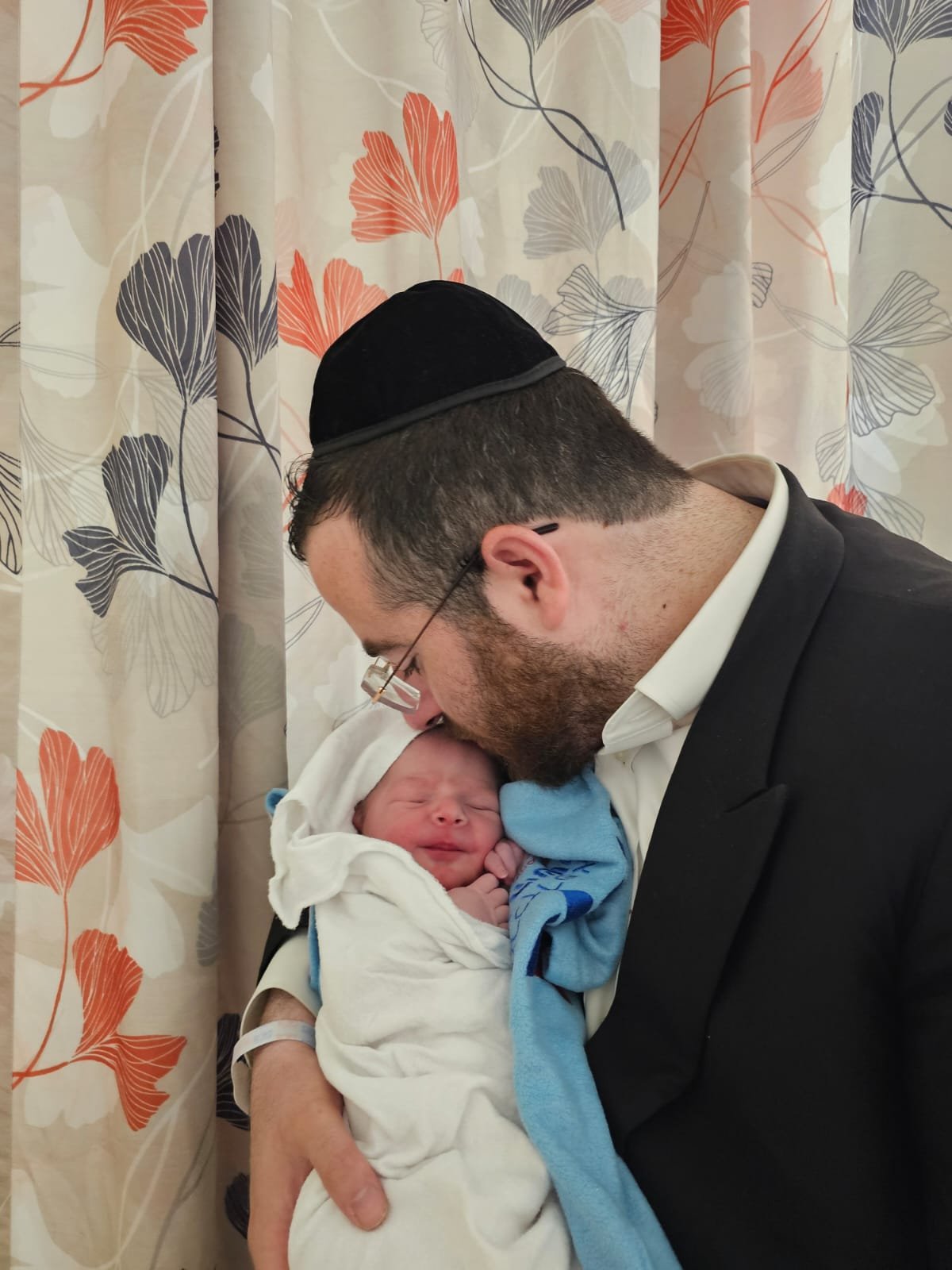באדיבות המצלם