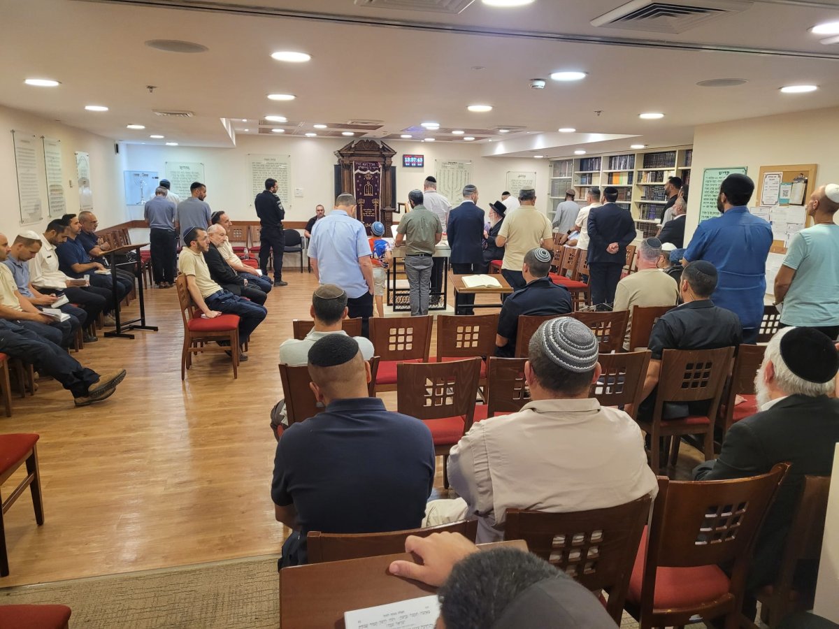 באדיבות המצלם