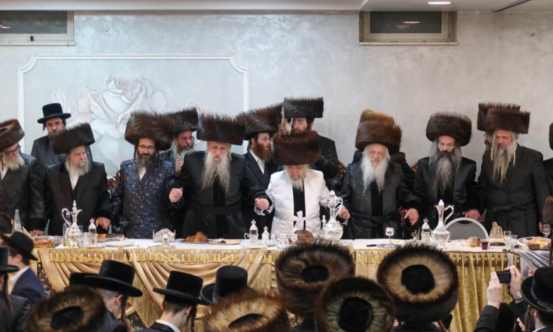 שמחת בית טשארנאביל - קרעטשניף סיגעט - טשערנאוויץ - ראדושיץ בי"ש - סטרעליסק