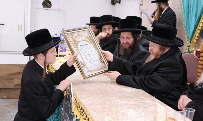בסמיכות להילולא: חלוקת פרסים בישיבת שומרי אמונים