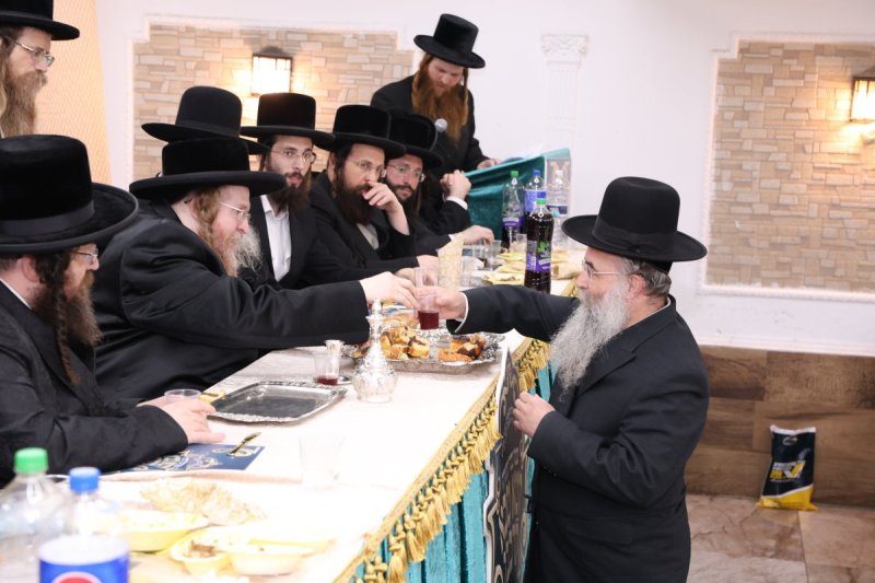 באדיבות המצלם