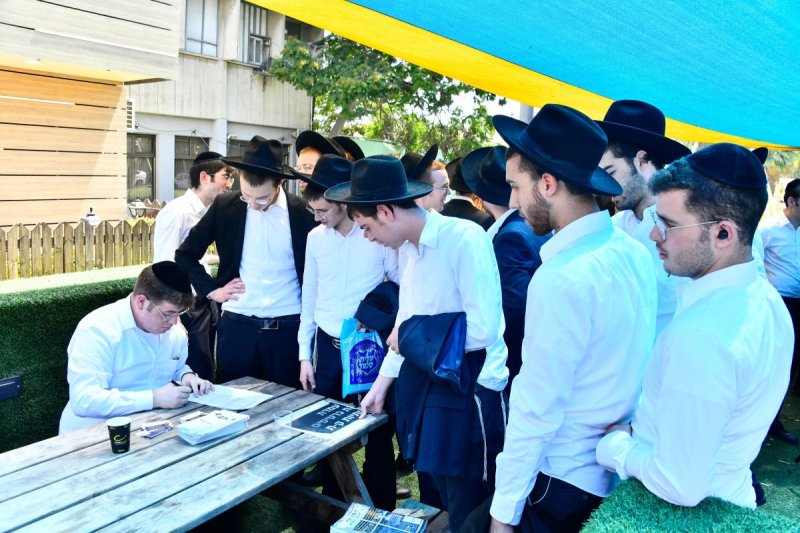 שוקי לרר