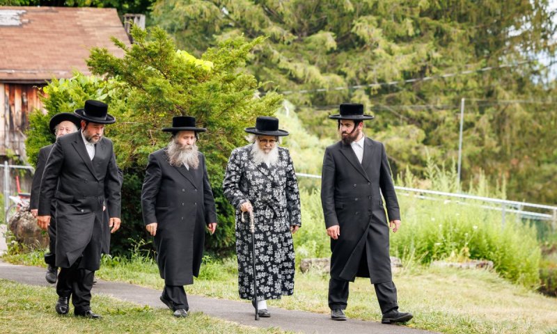 מחנה א' א': האדמו"ר מסאטמר ביקר בקעמפים של החסידות