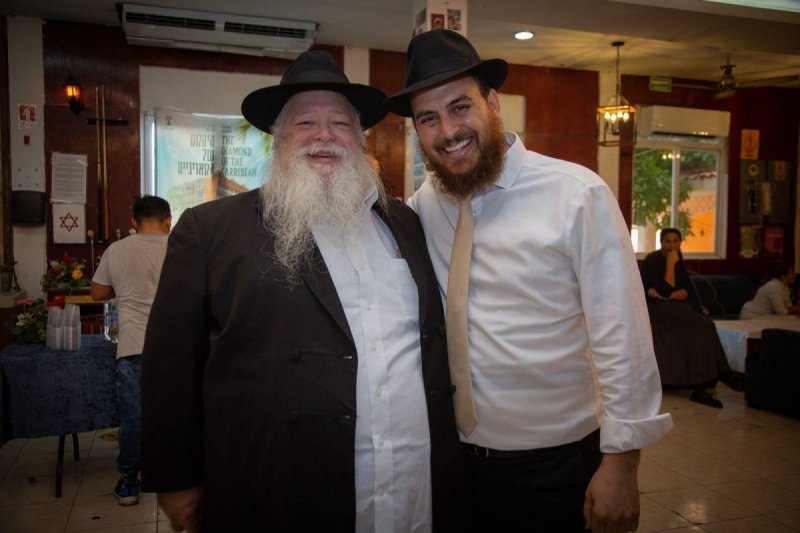 באדיבות המצלם