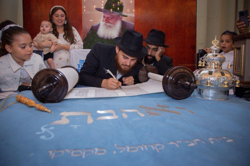 באדיבות המצלם