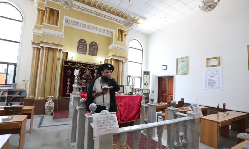 הצלם מפריז יצא לגלות את טשקנט היהודית