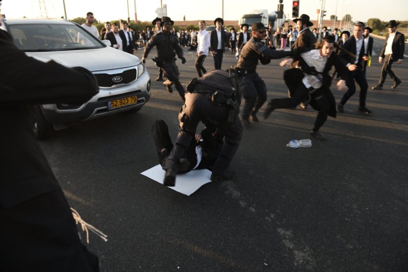 גילי יערי פלאש 90