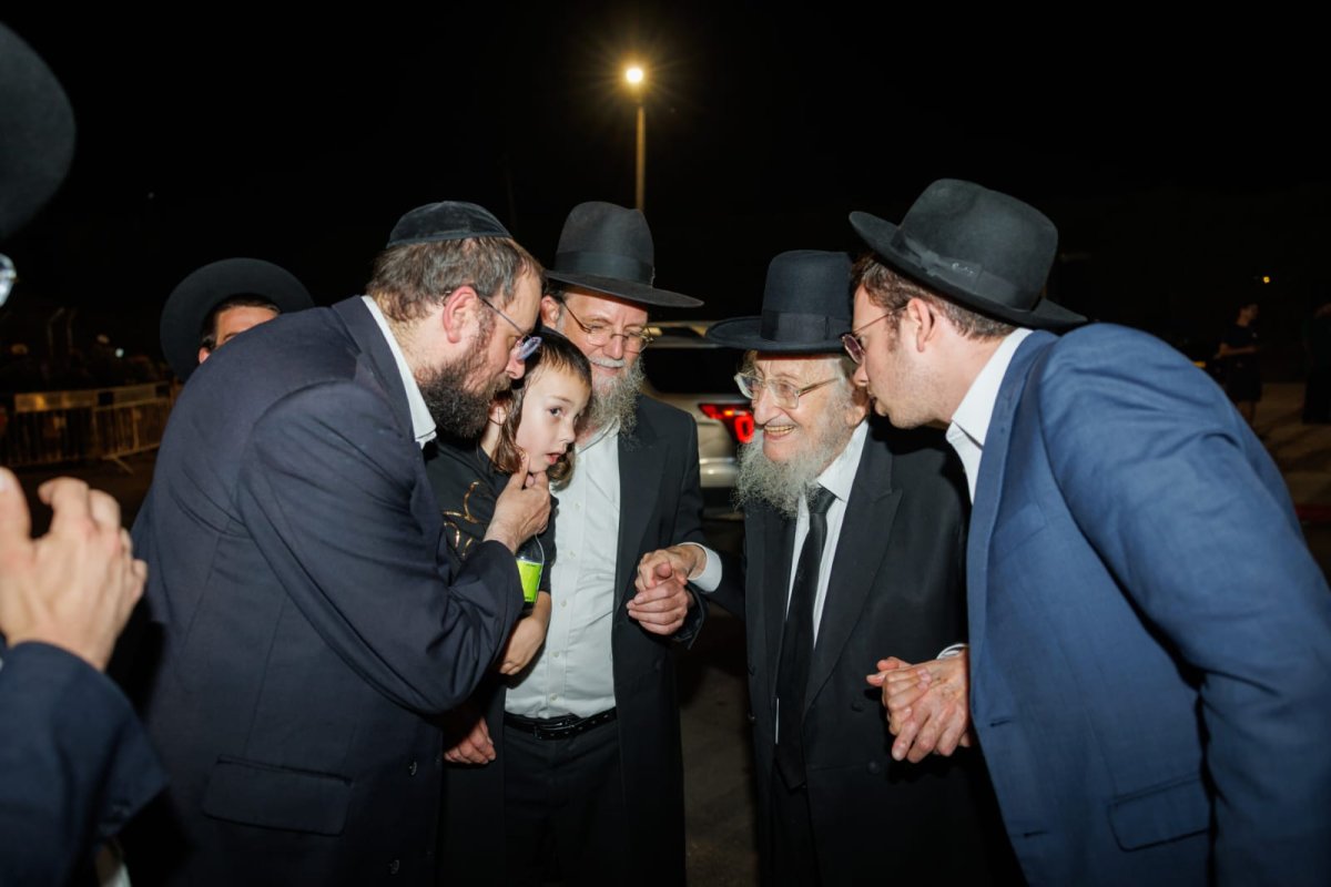באדיבות המצלם
