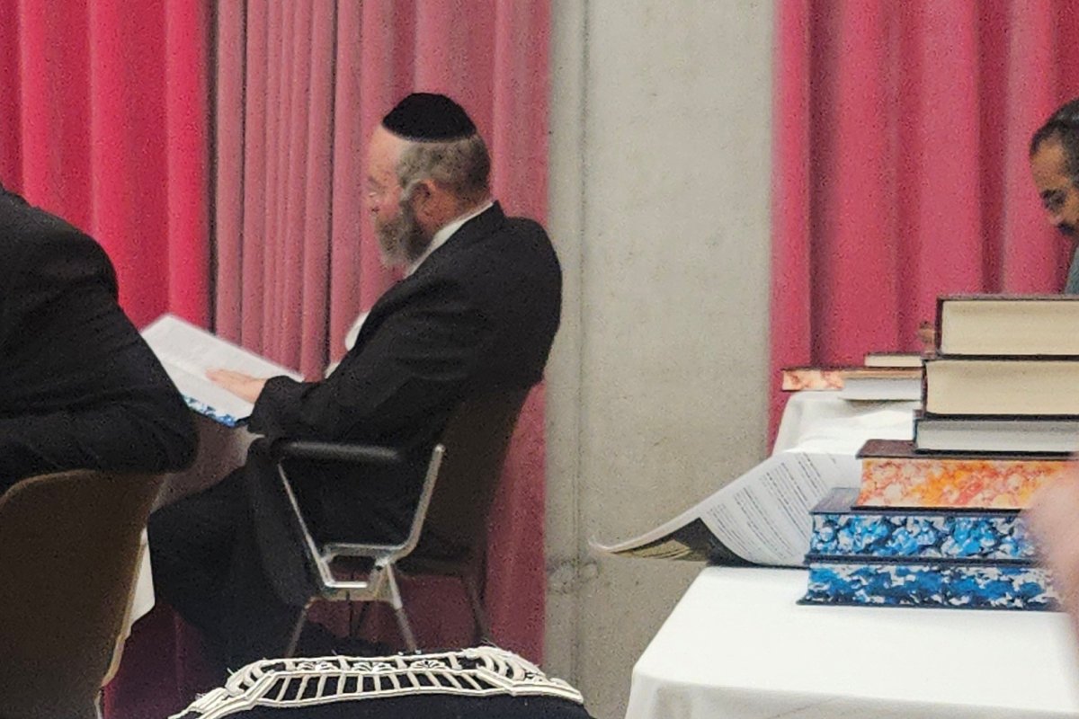 באדיבות המצלם