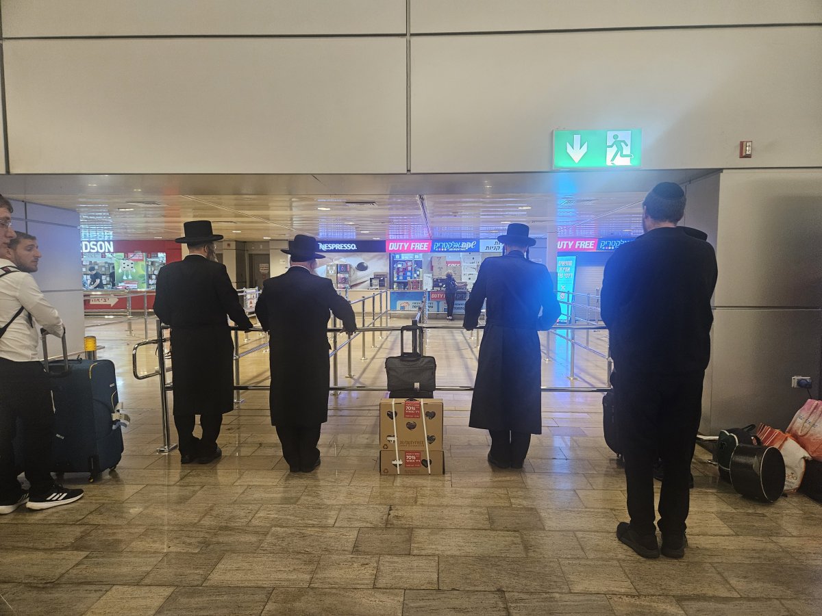 באדיבות המצלם