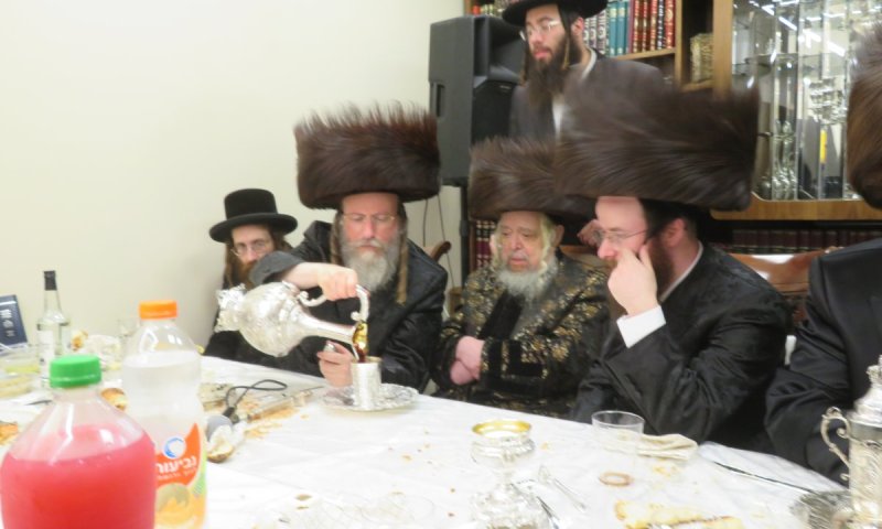 האדמו"רים השתתפו בשמחות השבע ברכות בווערדאן