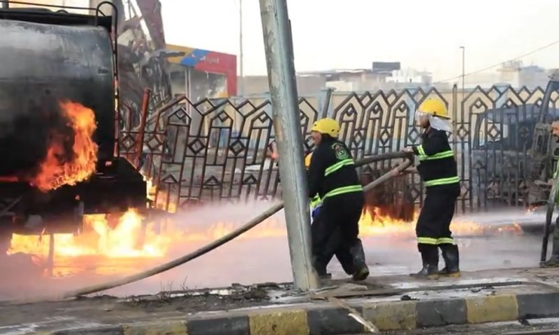 צפו: ניסיונות הכיבוי וההרס הרב לאחר התקיפות בתימן 