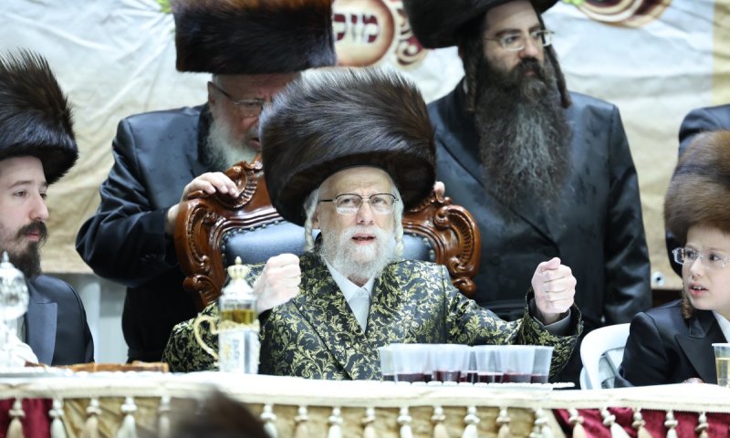 הרבי מסערט ויז'ניץ ישבות בקאסוב בבורו פארק &bull; כל אירועי וזמני השבת