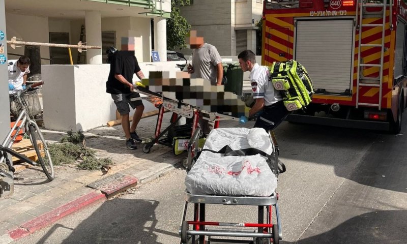 הבוקר בתל אביב: פועל נהרג בעקבות קריסת פיגומים; שלושה נוספים נפצעו