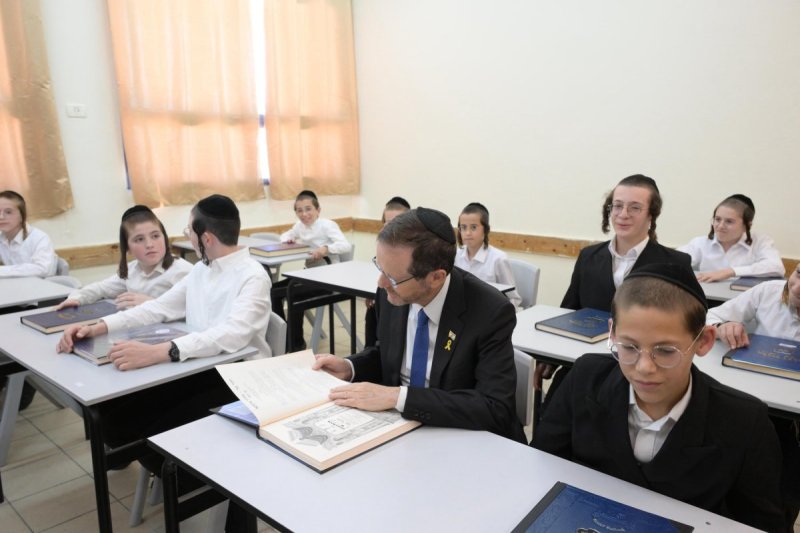 עמוס בן גרשום - לע"מ
