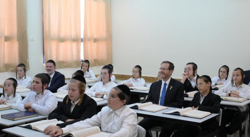 עמוס בן גרשום - לע"מ