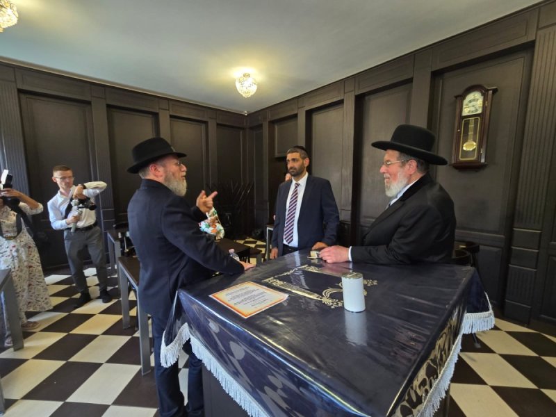באדיבות המצלם