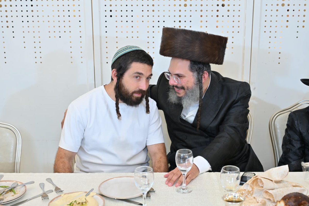 באדיבות המצלם