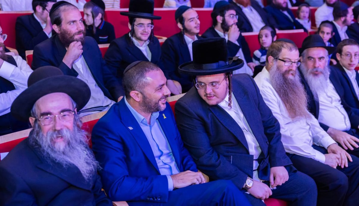 באדיבות המצלם