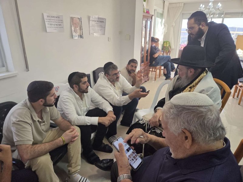 באדיבות המצלם