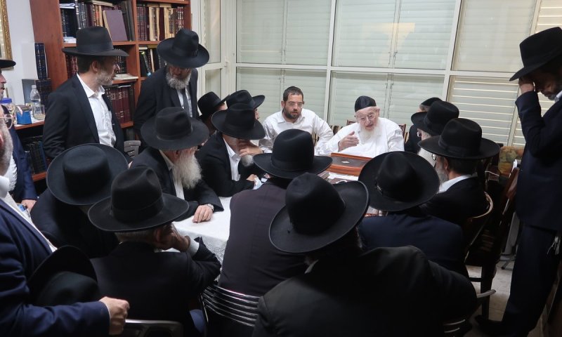 תחילת שנת הלימודים:&nbsp;ראש הישיבה הדריך את מחנכי "תורת אמת"