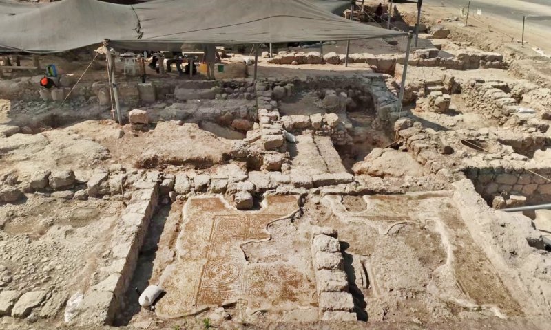 עם מקוואות טהרה ובית בד: אחוזה מפוארת בת כ-1,600 שנה נחשפה במרכז הארץ