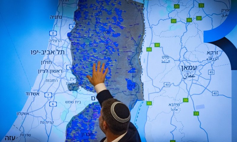 סמוטריץ' מגביר לחץ על נתניהו: "תזכר כמנהיג דגול"