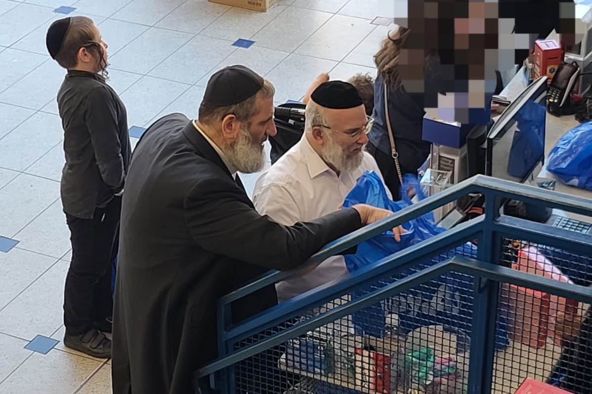באדיבות המצלם