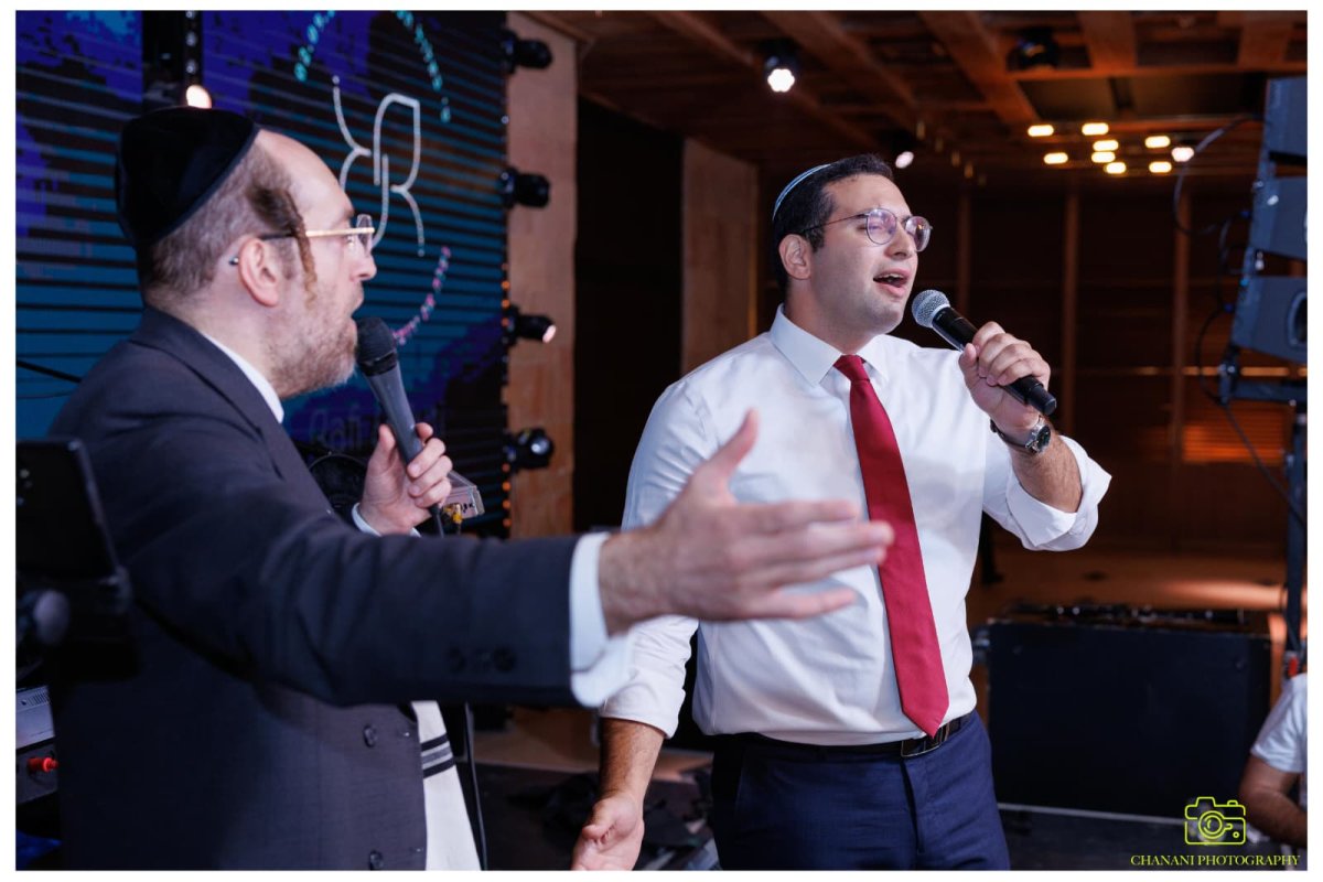 באדיבות המצלם