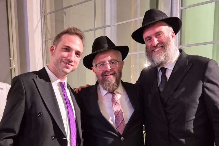 באדיבות המצלם