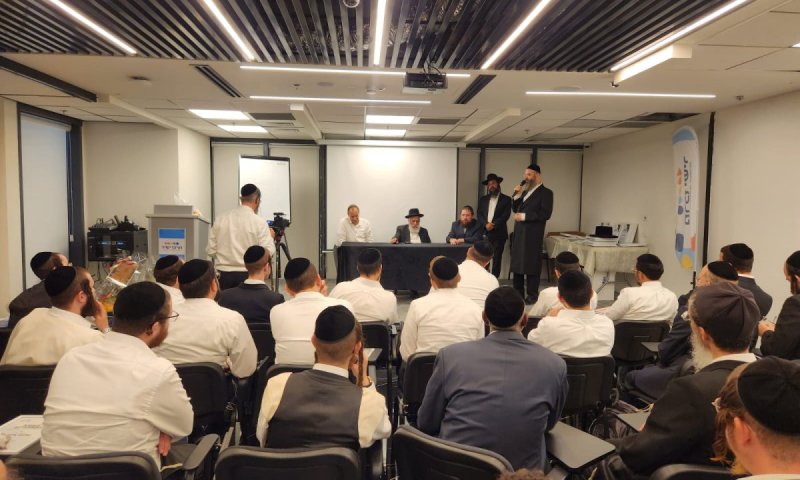 עשרות בוגרים סיימו בהצלחה את קורס הטיפול הרגשי המבוקש ב'מרכז ישיר'