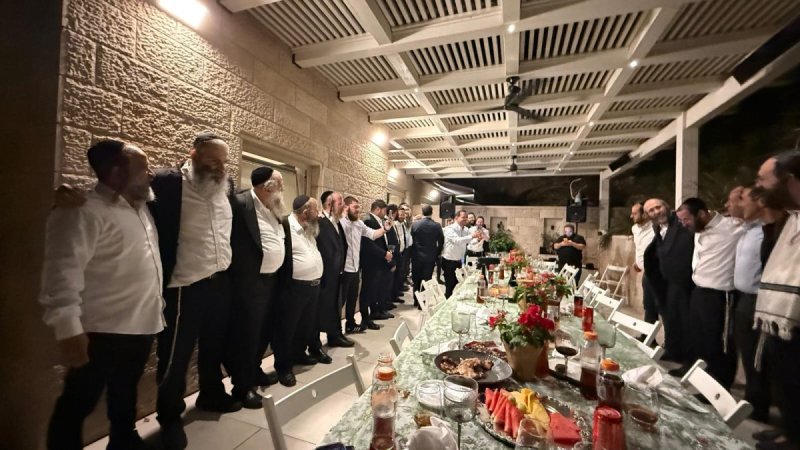 יחצ