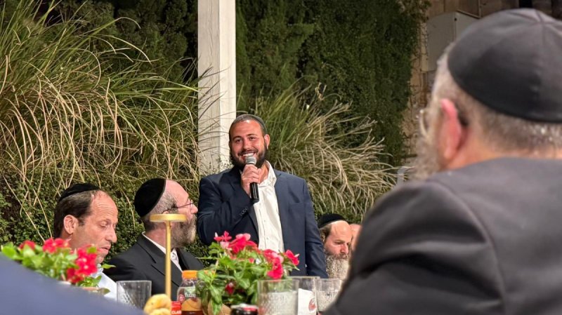 יחצ